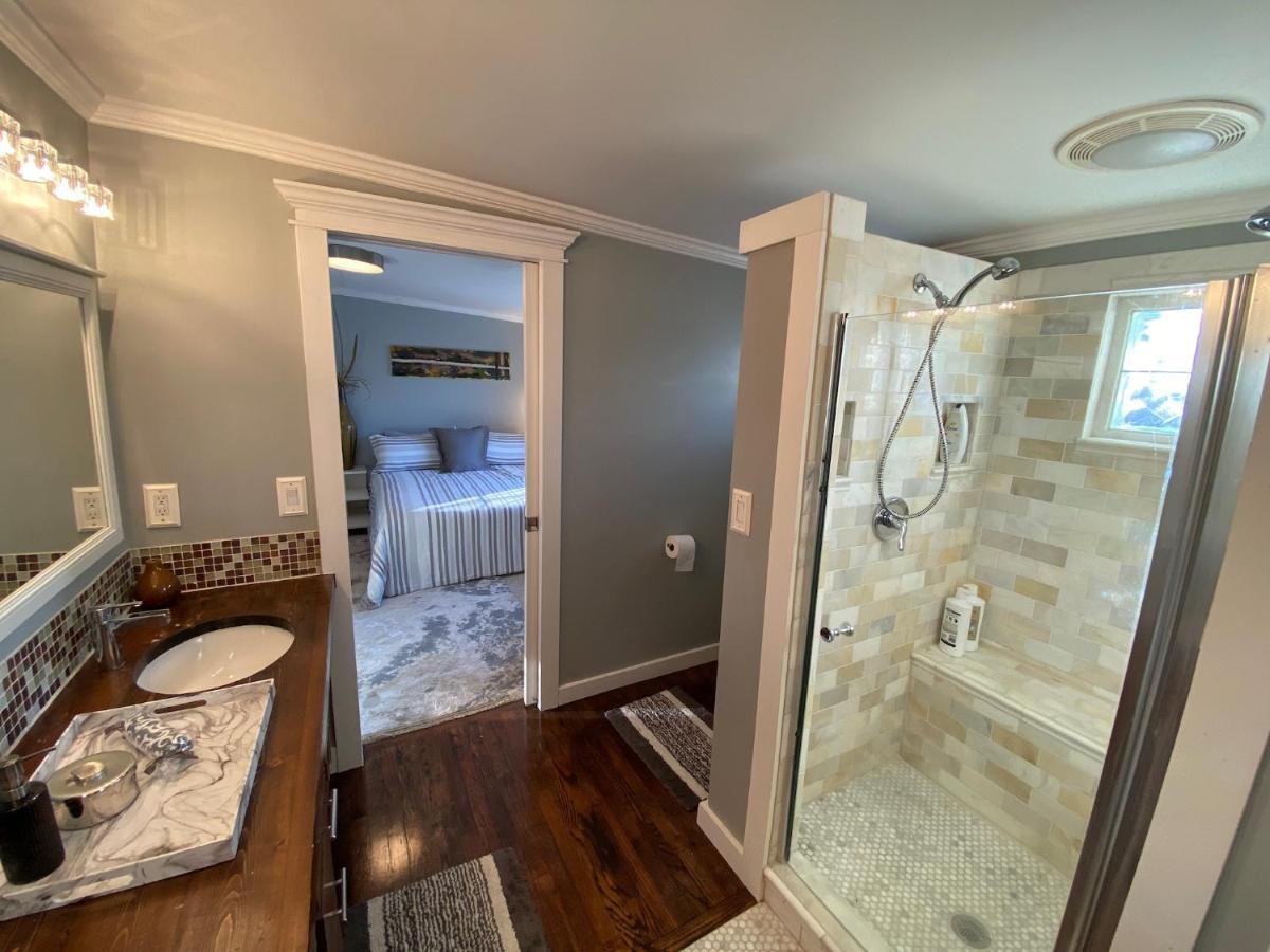 Here It Is! Cool Cape Cod-3 Br-2.5 Bath-12 Guests Olathe Ngoại thất bức ảnh