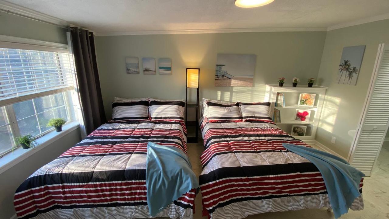 Here It Is! Cool Cape Cod-3 Br-2.5 Bath-12 Guests Olathe Ngoại thất bức ảnh