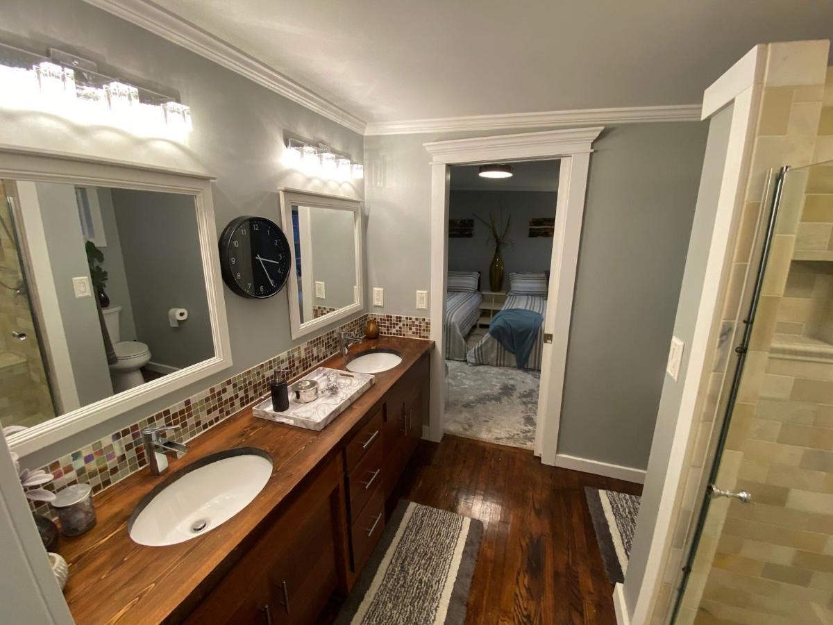 Here It Is! Cool Cape Cod-3 Br-2.5 Bath-12 Guests Olathe Ngoại thất bức ảnh
