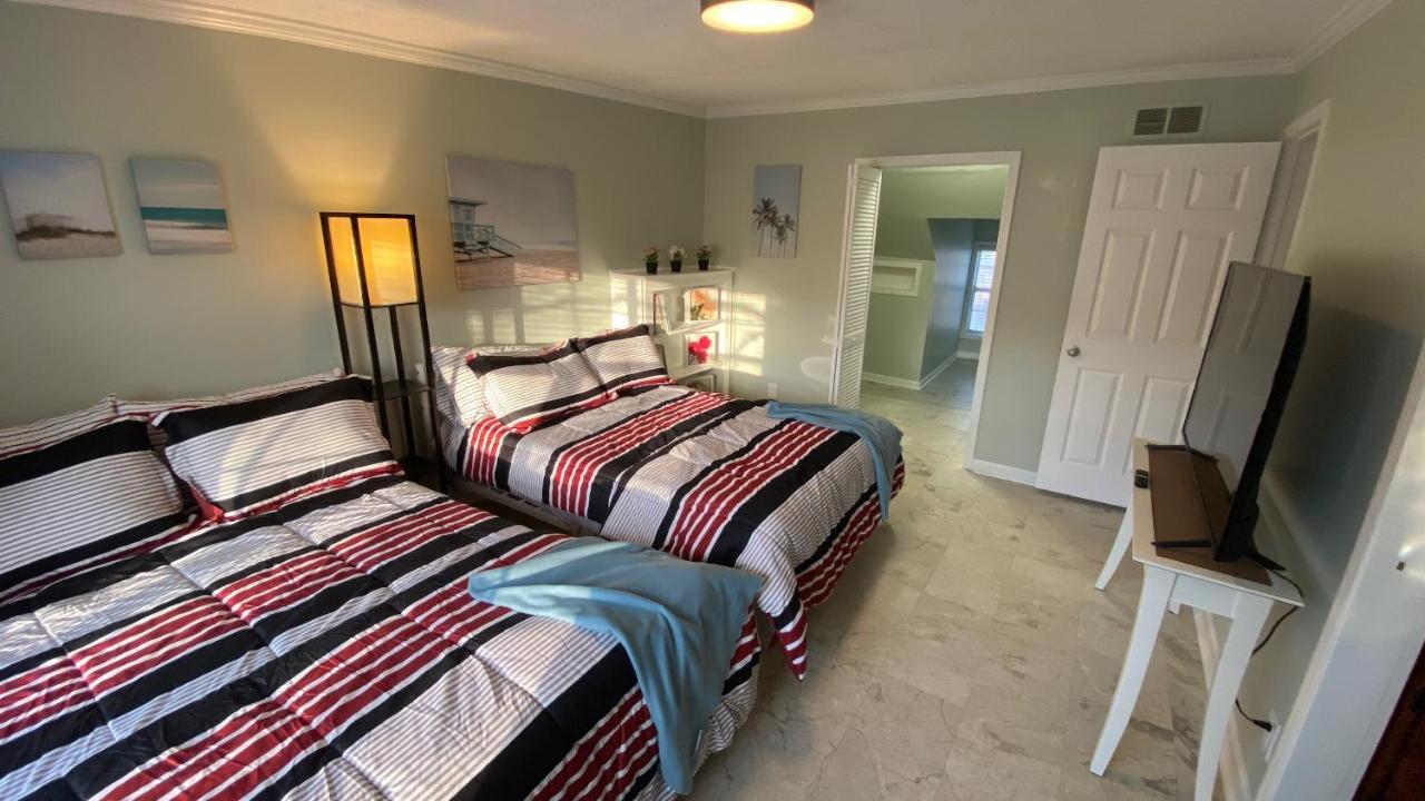 Here It Is! Cool Cape Cod-3 Br-2.5 Bath-12 Guests Olathe Ngoại thất bức ảnh